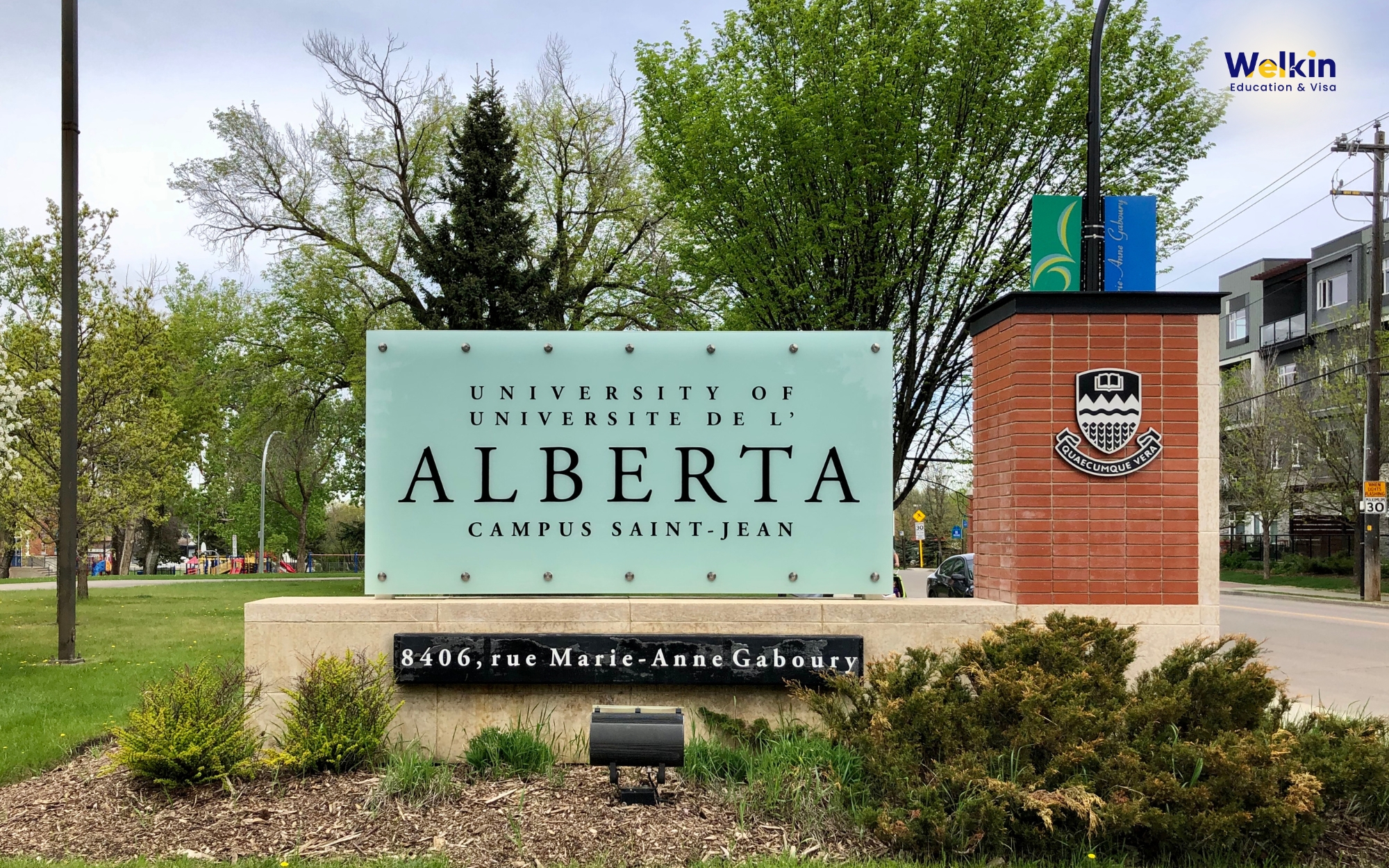 University of Alberta nằm trong Top 5 trường đại học hàng đầu của Canada